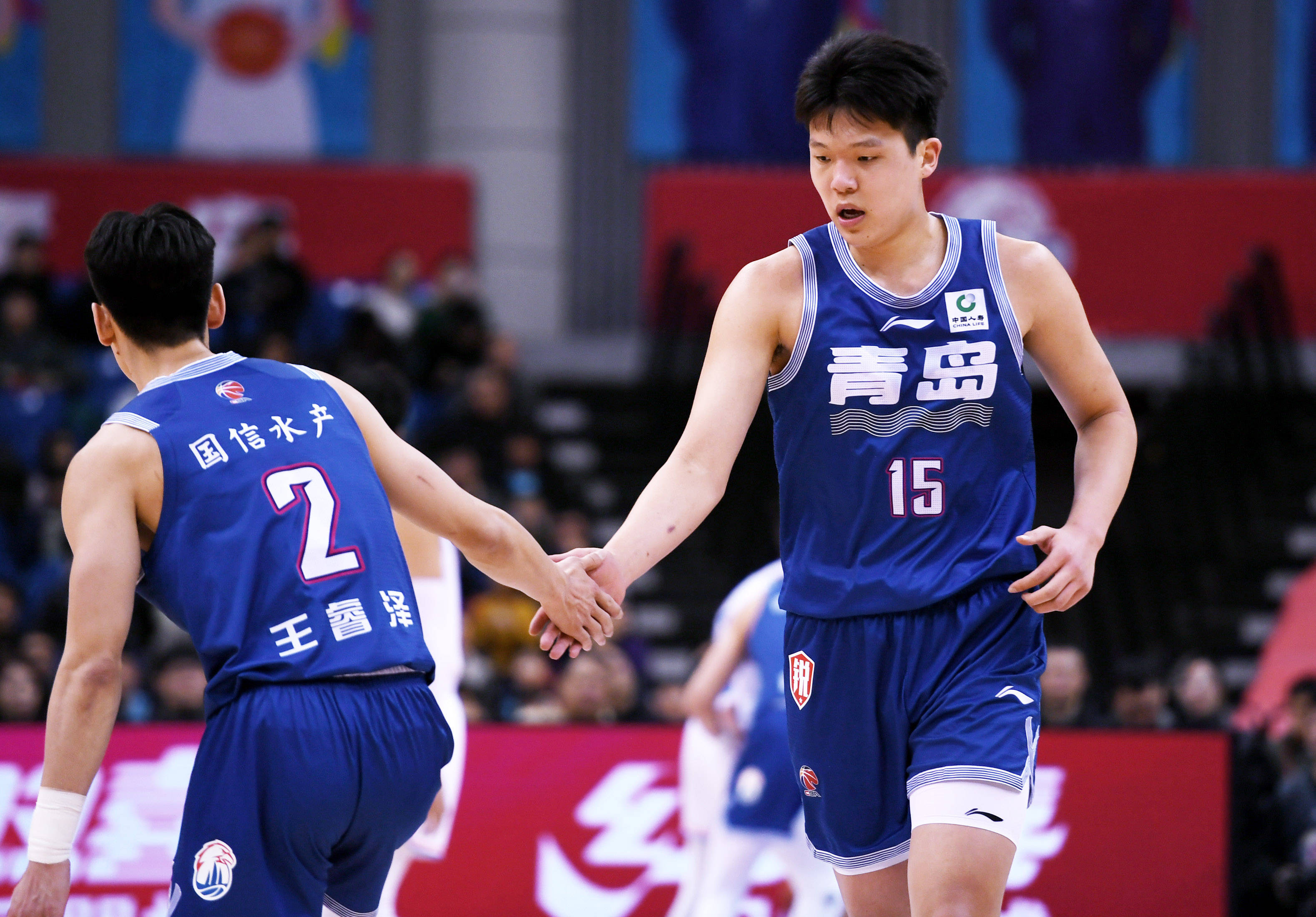 AYX-包含转会期菲尼克斯太阳备战CBA季后赛，完成体检细节曝光，底气十足，训练强度明显提升的词条